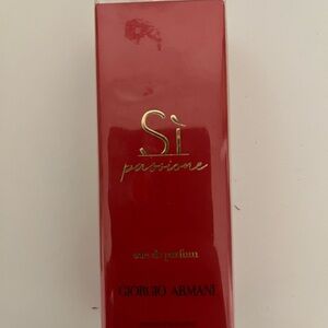 Giorgio Armani Si Passione Eau de Parfum - Bold Red 0.5 Fl oz